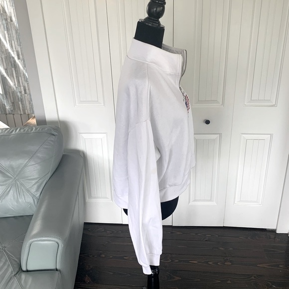 H&M Stand-up Collar Cropped Sweatshirt - Picture 3 of 5